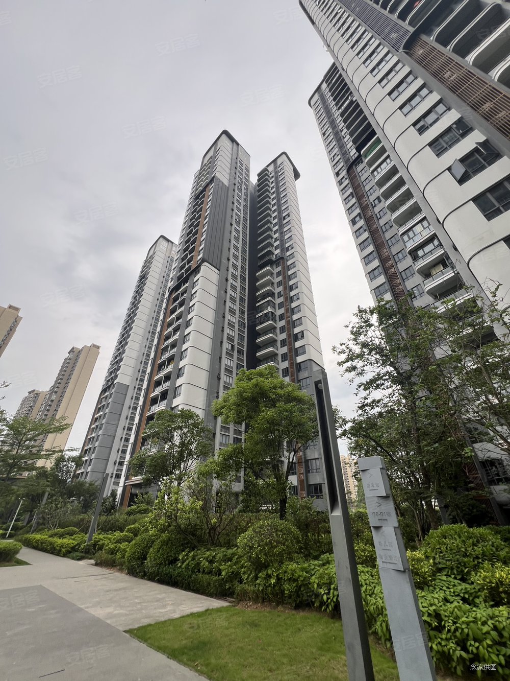 实地木槿花园3室2厅2卫96.75㎡南62万