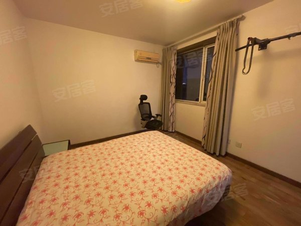 上海徐汇斜土路徐汇新湖云庭近西南位育,南洋中学,大木桥路地铁站,4,12号线。出租房源真实图片