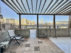 武汉洪山铁机路带超大露台 可养宠物 可月付 精装1室 民水民电 徐东万象汇出租房源真实图片