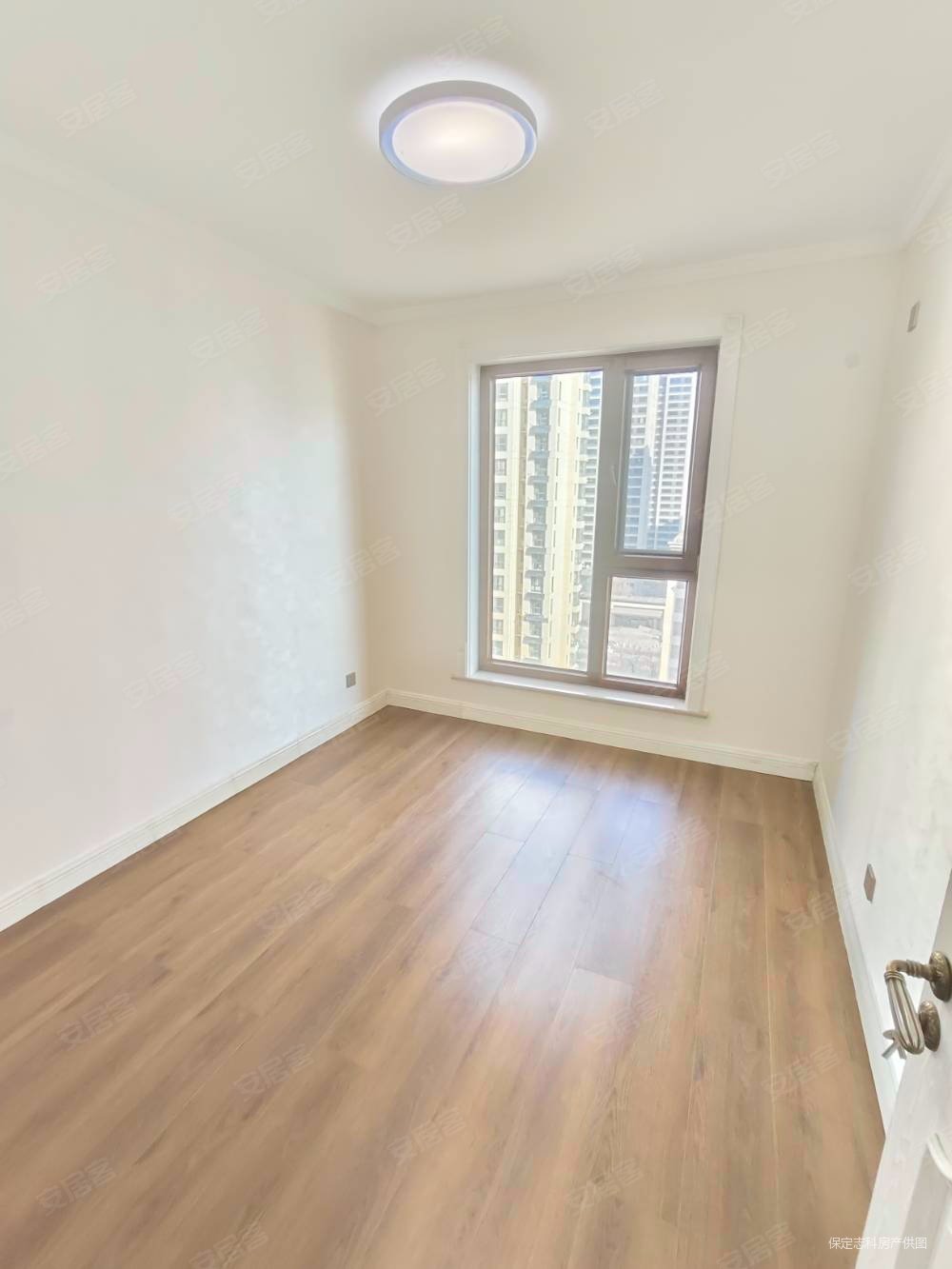 源盛嘉禾B区4室2厅2卫158.5㎡南北132万