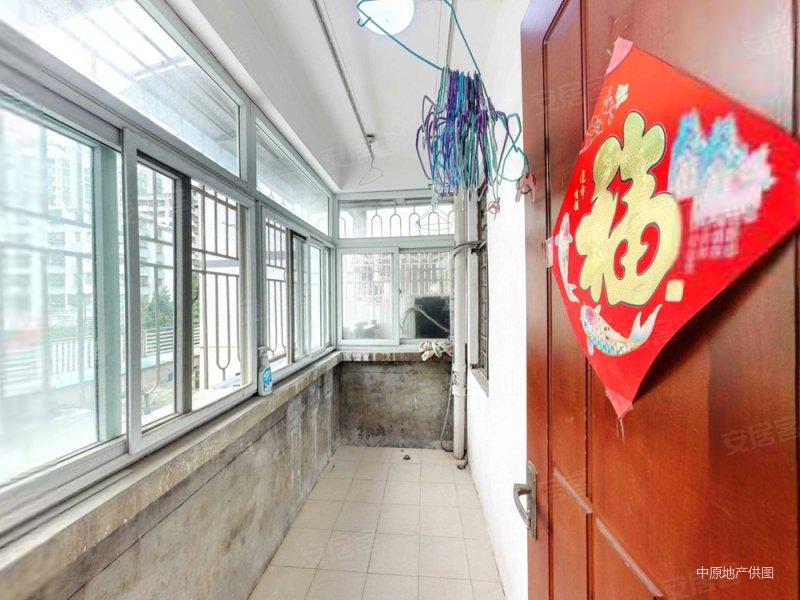 建安花园 小三房 灵芝地铁口  产权清晰 中间楼层 精装好房