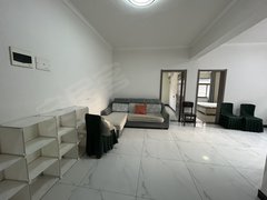 宜城华龙中心宜城城区实验小附近 两室两厅 好楼层 房子干净整洁 采光极好出租房源真实图片