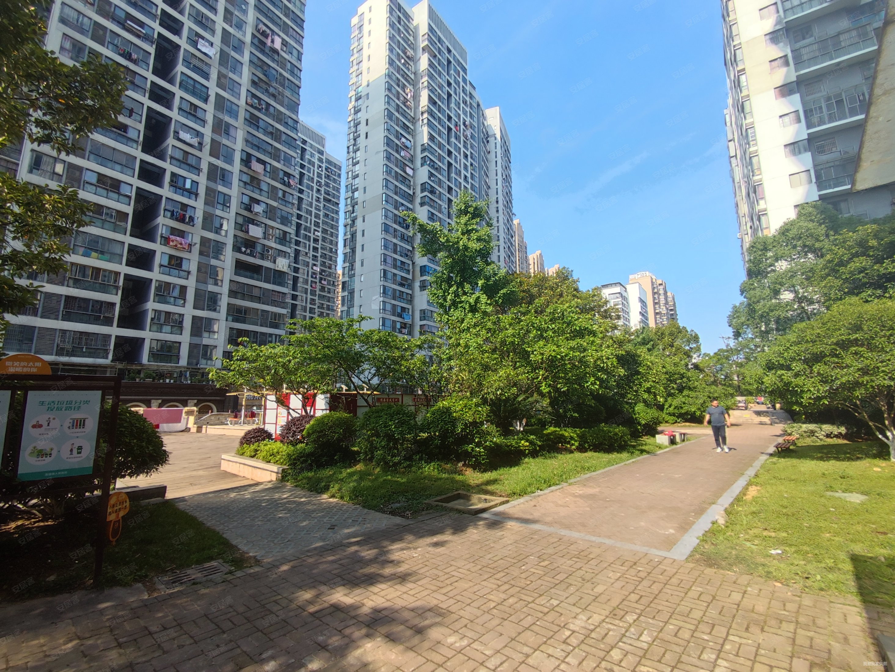 电梯中层精装三房临近玺悦城澄碧湖公园莲塘第六