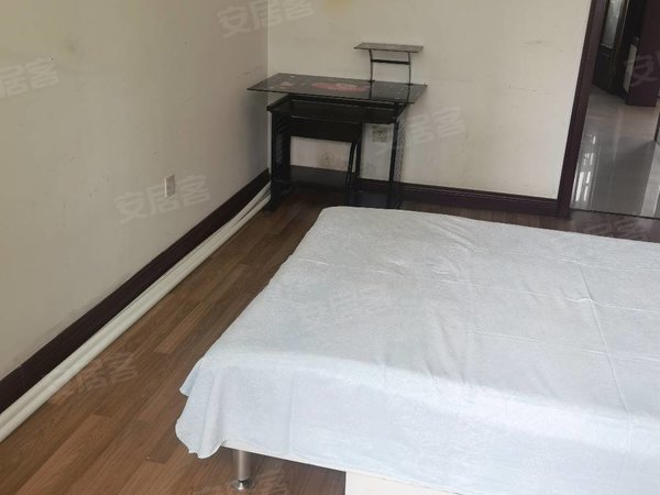 鄂尔多斯东胜市中心东煤小区东煤小区有单间出租,步梯三楼出租房源真实图片