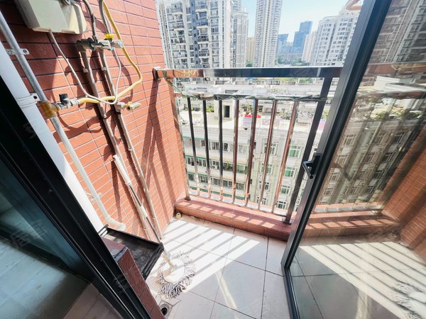 深圳南山桃源村龙珠军苑南山区7号线桃源村地铁站小区精装修房子出租