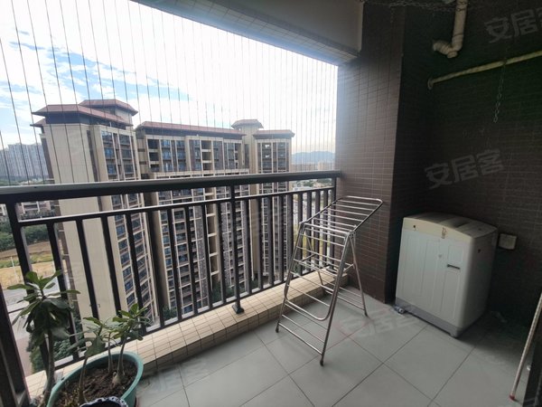 广州增城永和保利平方花园保利物业 楼下即开发区小学 幼儿园 目送式