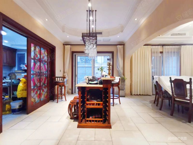 融科橡树澜湾(cd区)6室3厅5卫282㎡南北430万