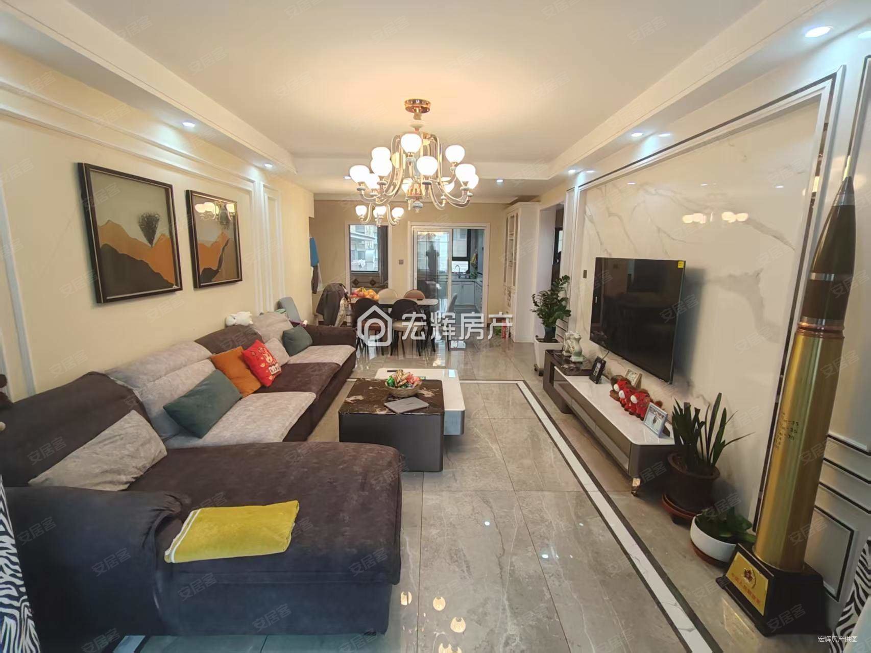 中海河山郡3室2厅2卫128㎡南北159万