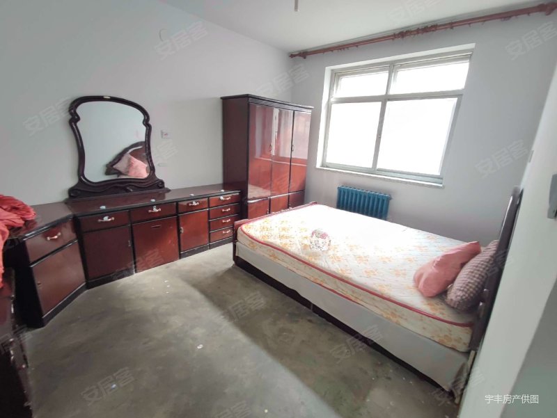 三室两厅明珠园步梯一楼可拎包入住现53w