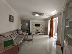 漯河郾城东外滩商业广场实景拍摄，可短租可押一付一，东外滩电梯朝南有燃气，有钥匙出租房源真实图片