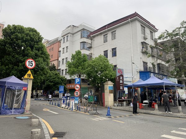 深圳福田上梅林上梅林新村9号线上梅林 物业直租,带阳台精装两房,家具