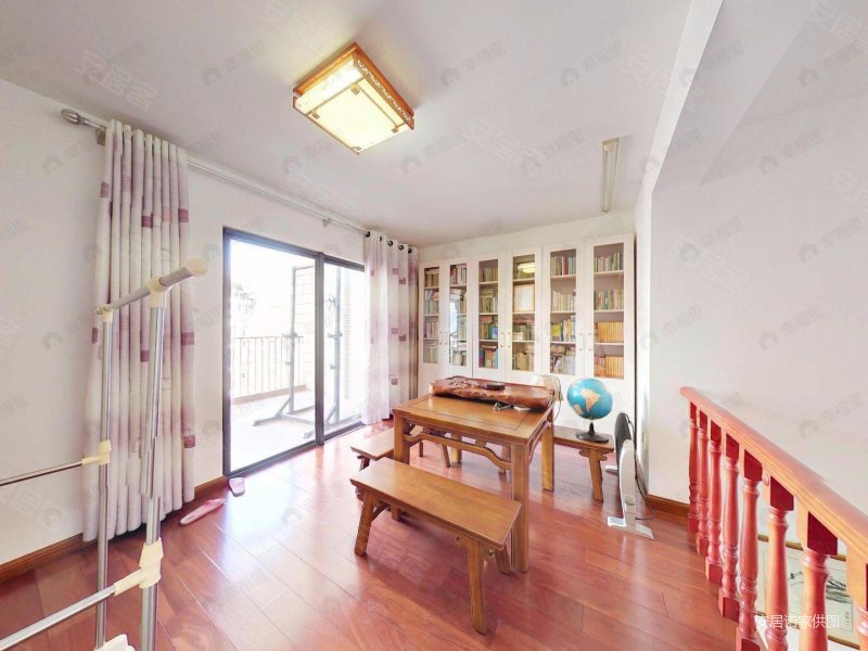 单层九十八平 精装自住 人文社区不可居无竹,中天金海岸二期俊仕苑