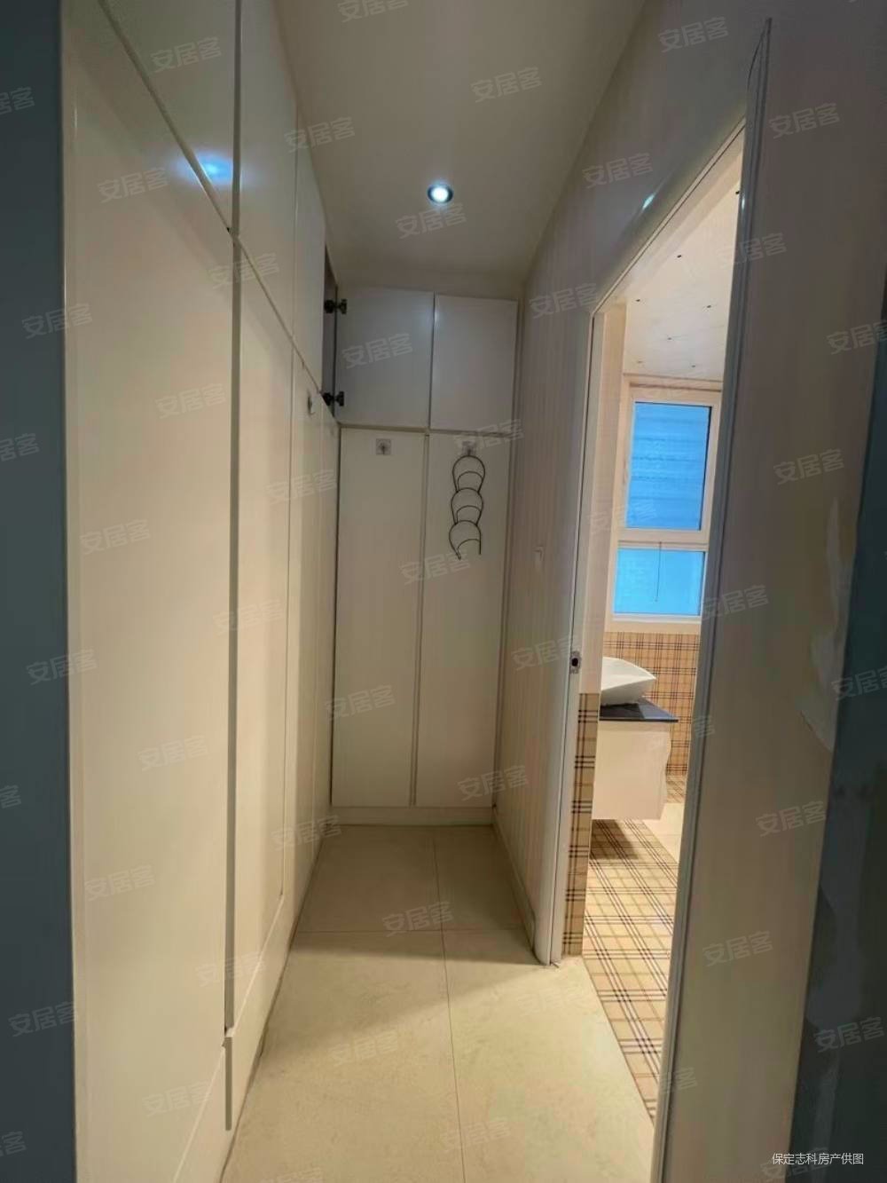 盛和嘉园3室2厅2卫142.53㎡南北100万