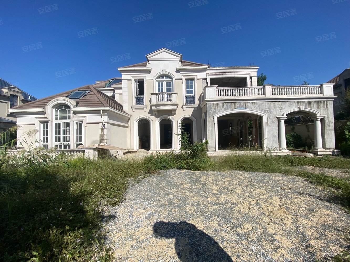 昆山市绿城玫瑰园(别墅)5室2厅4卫685㎡南3950万