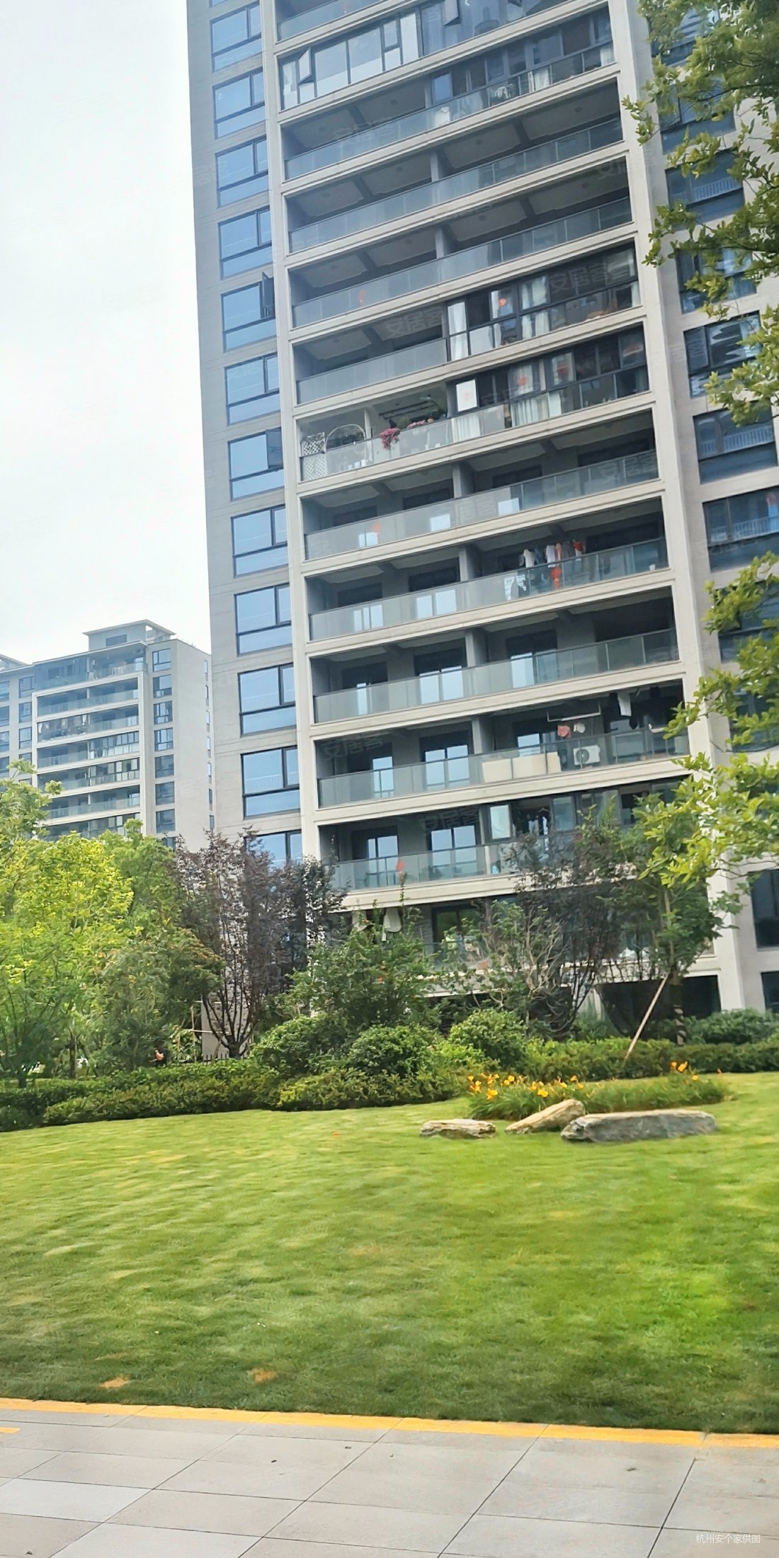 保亿风景未来城3室2厅1卫85.24㎡南北124万