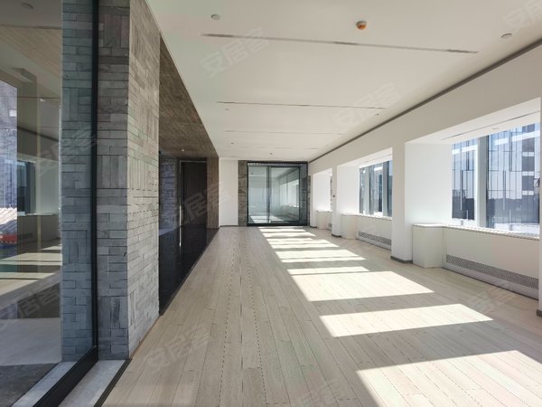 北京丰台花乡汉威国际广场三区汉威国际广场顶层 四合院 集办公会所