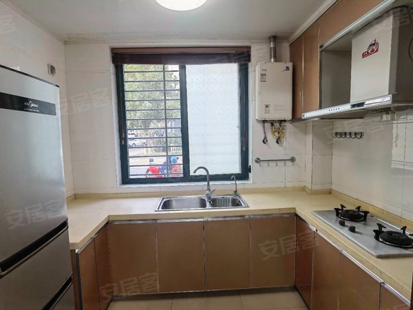 昆山张浦张浦银河新都银河新都大三房两卫带院子 看房有钥匙出租房源