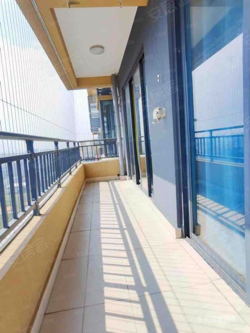 天麟天瑞花园 刚需小三居 次新小区 精装可拎包入住 近地铁