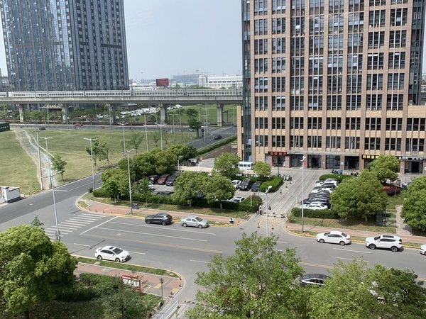 昆山花桥易买得中城商务广场光明路地铁口易买得附近精装2室1厅宽敞