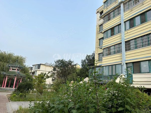 青岛莱西水集银泰紫荆城价格便宜,北京路上精装五楼,家具家电齐全