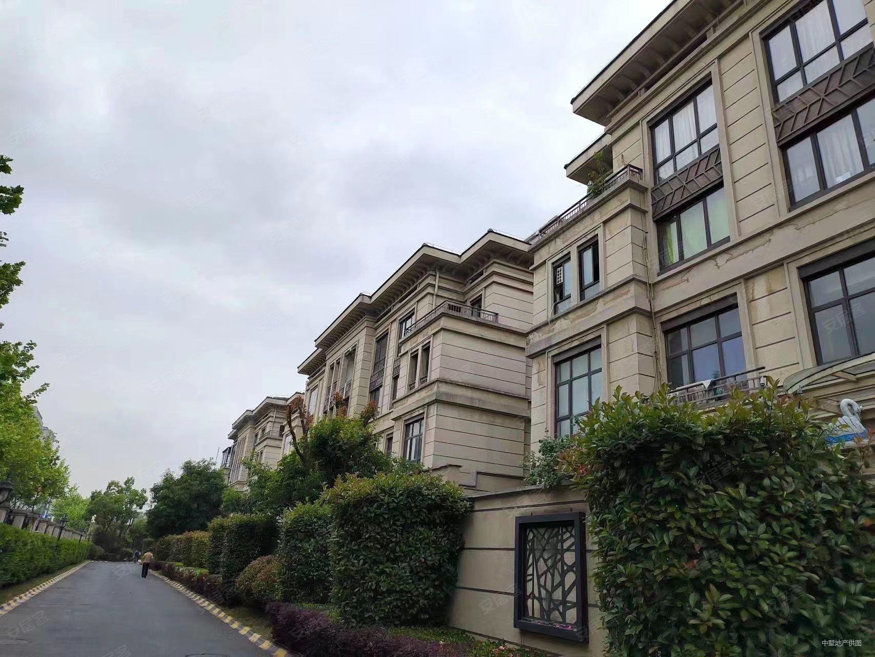 急售海亮九玺联排别墅纯毛坯南北院子满二看房随时