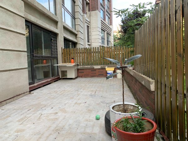 青岛城阳家佳源万科城市花园(一期)一楼带院 套三配齐 南北通透 保持