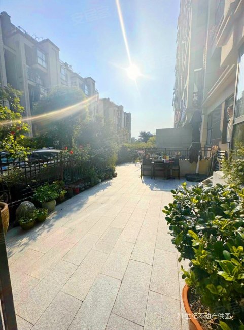 花园洋房一楼带院子东边户品质小区欢迎实地看房