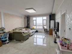 垦利垦利一中垦利第一中学同兴花园1楼90平家具家电齐全出租年租8千,怜包入住出租房源真实图片