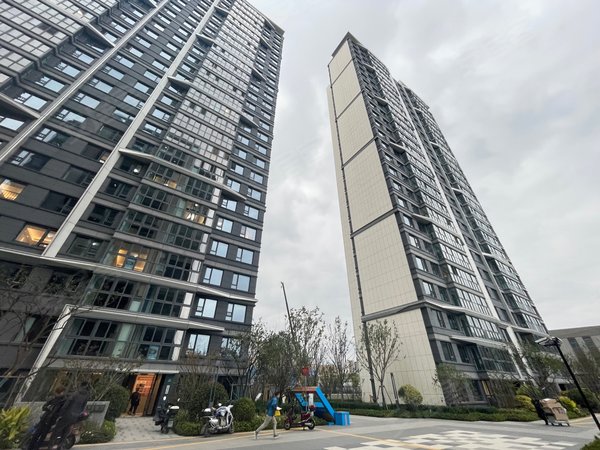 上海嘉定南翔融信海纳印象陈翔路地铁站,印象城对面95平3房出租,第一