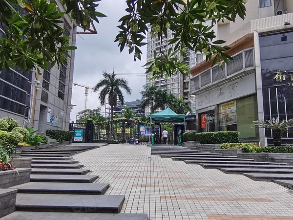 深圳布吉木棉湾布吉中心花园木棉湾地铁站布吉中心花园小区电梯三房一