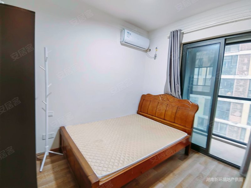 阳光100凤凰社 刚需小三居 电梯房 房龄新 临地铁