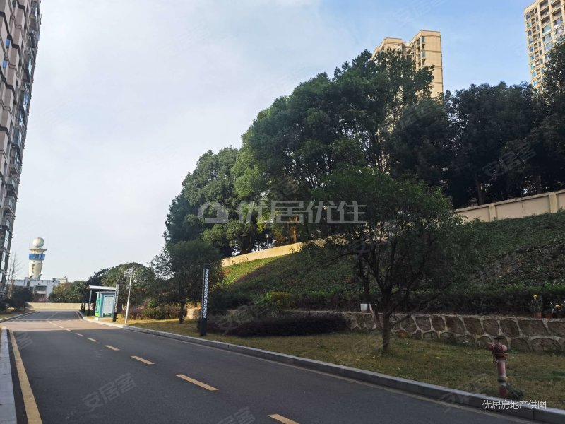 亏25万 3房2阳台,万佳半山学府二手房,96万,3室2厅,2卫,111平米-宜昌