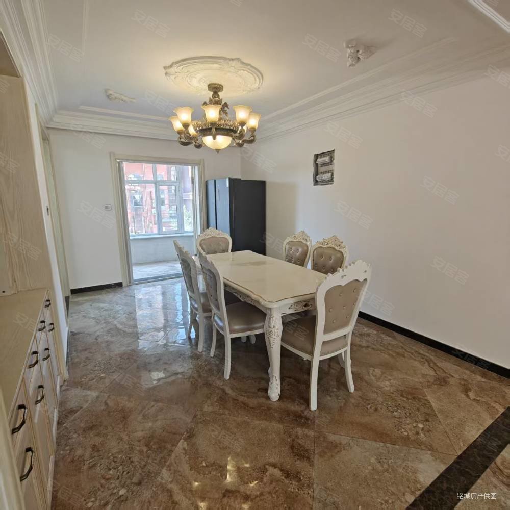 富丽华庭4室2厅1卫182.01㎡南北92.5万