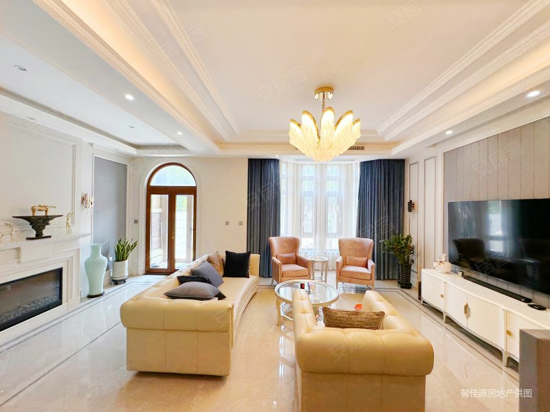 天津豪华装修的联排别墅 全新拎包入住 带地下室地下车库