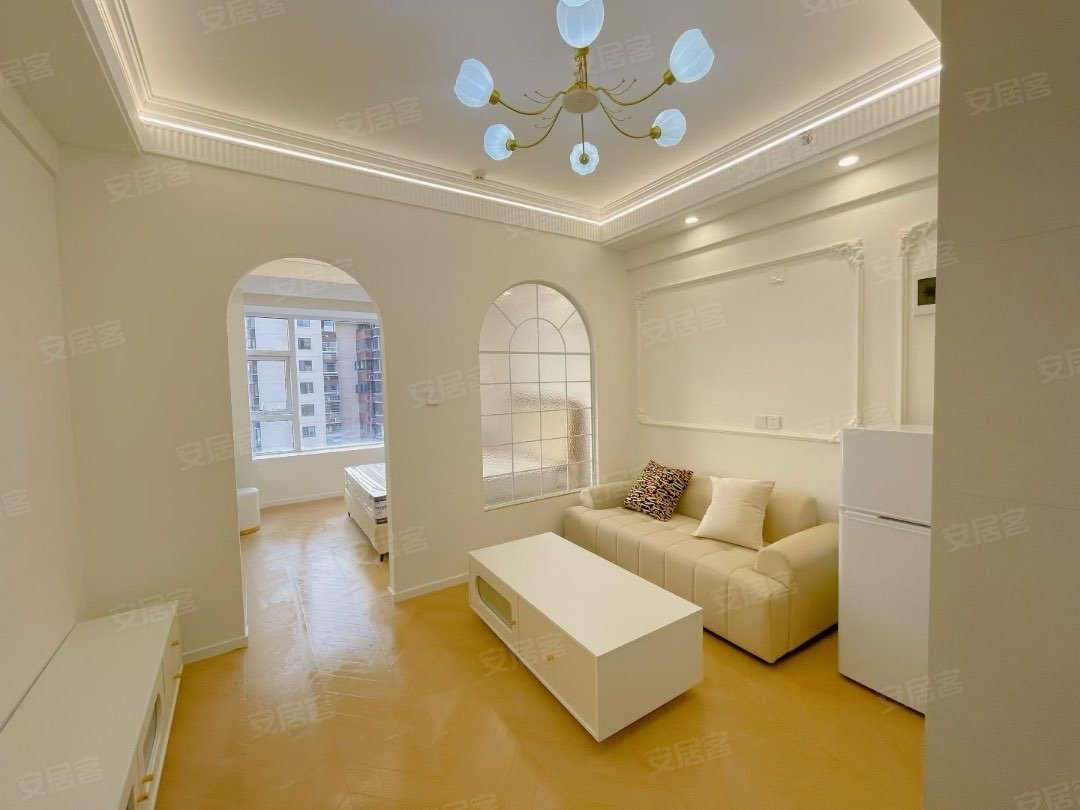 高桥大市场 朝阳村 友兴家园 电梯一室一厅押一付一