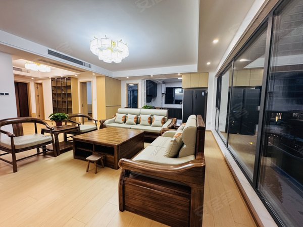 金华婺城湖海塘映湖华府金华罕见大平层6房超大客厅落地窗超大衣帽间全屋智能家居房源多出租房源真实图片