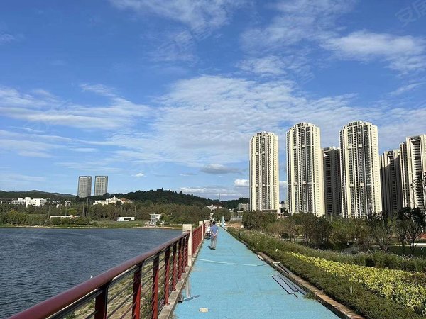 昆明盘龙白沙河大华公园天下3公园环绕风景秀美 楼下双地铁3和6号线