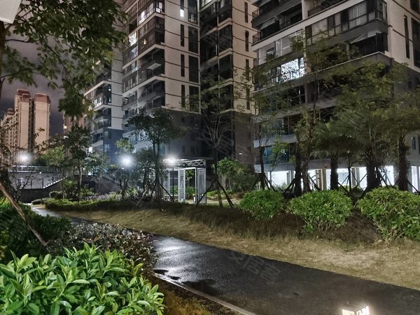 防城港港口桃花湾广场晨华御府短租一个月年租晨华御府17楼两房靠近