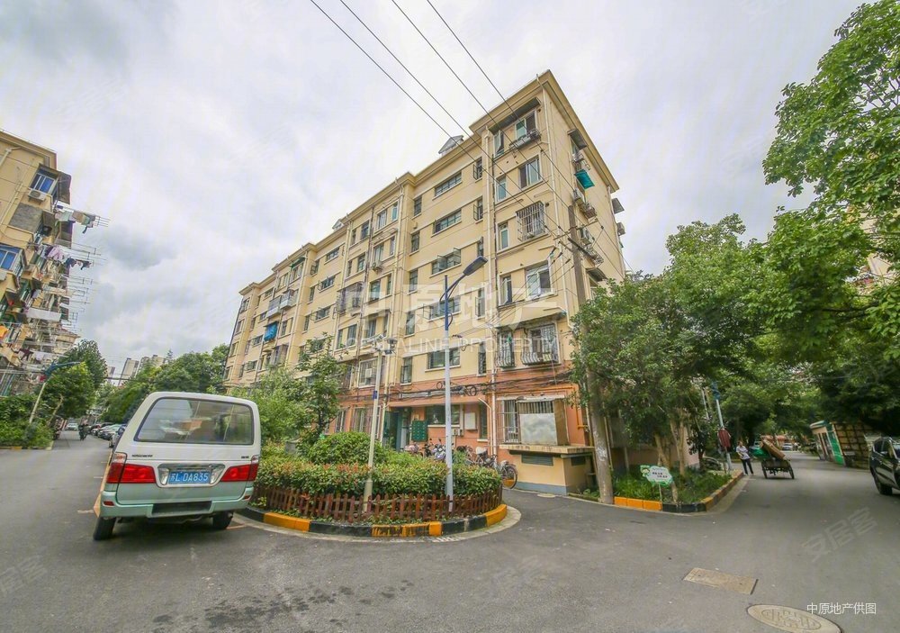 长桥三村1室0厅1卫38.98㎡南194万