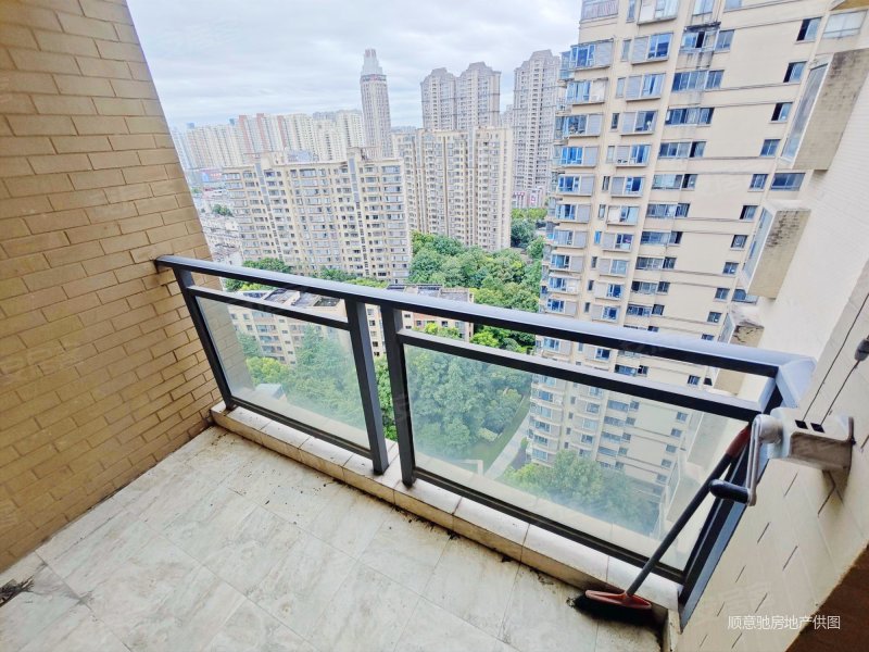 华地学府名都 环境优美 看房有钥匙 电梯房 正南朝向 边户