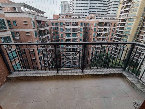 广州荔湾中山八路荔湖明苑黄沙 中山八路 荔湖明苑 精致2房 交通便利