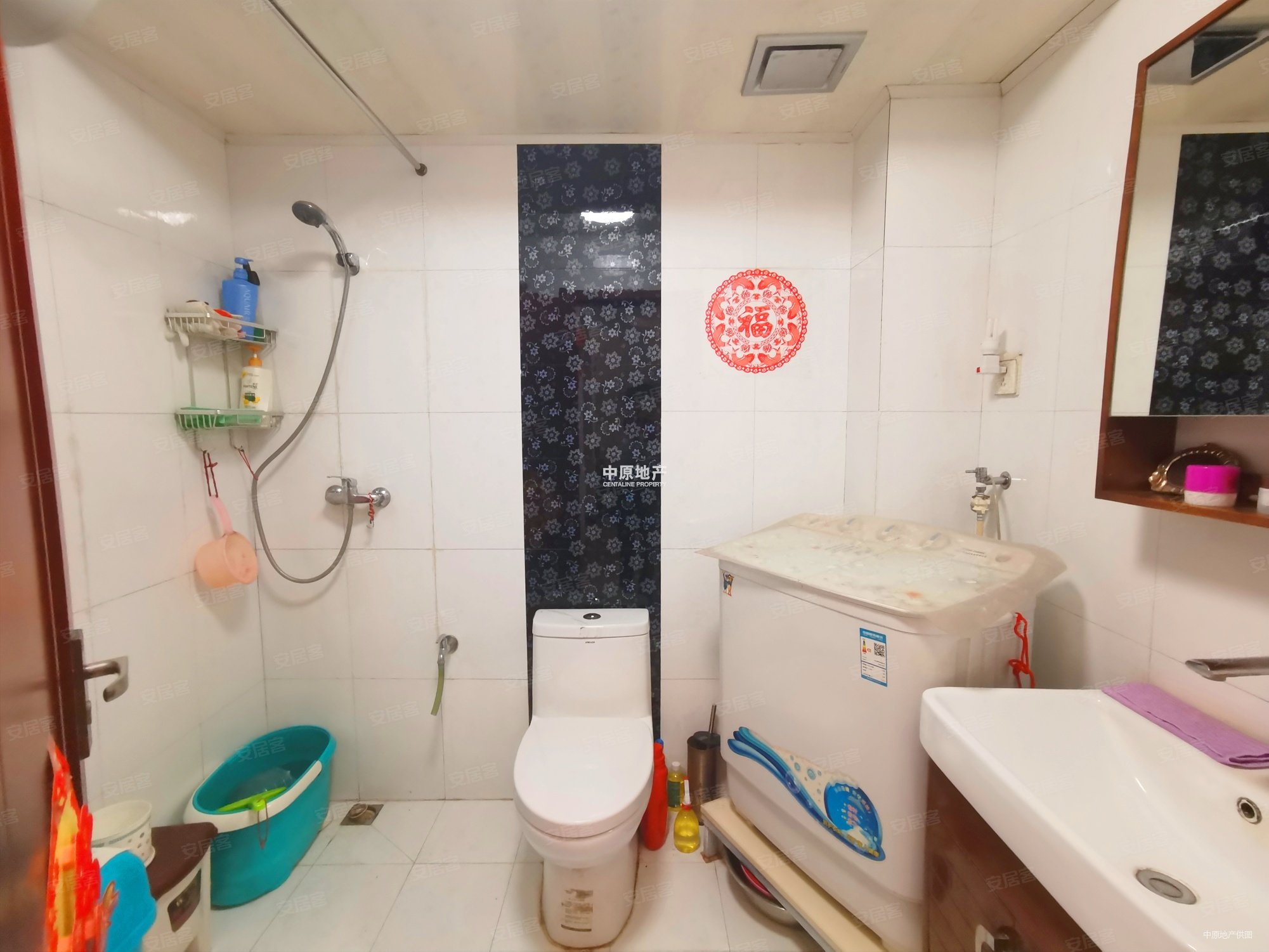 新登记瑞江花园梅苑2室 中间楼层 客厅带阳台 诚意出售