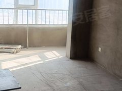 太原万柏林西客站客厅朝阳大三居毛坯房出租房源真实图片