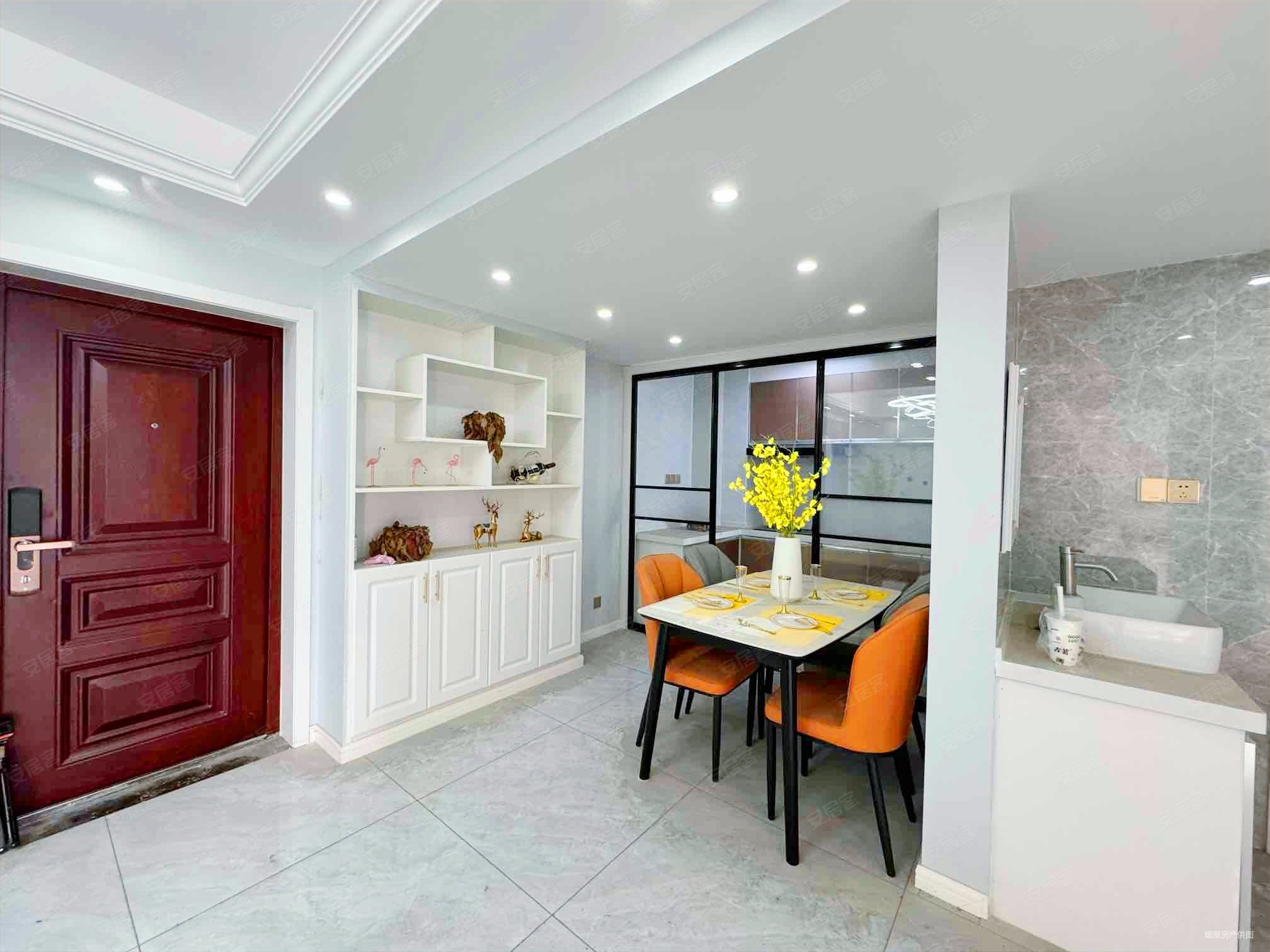 万达广场地铁口新泰康新村旁大丁佳苑婚装小两房满五包土出