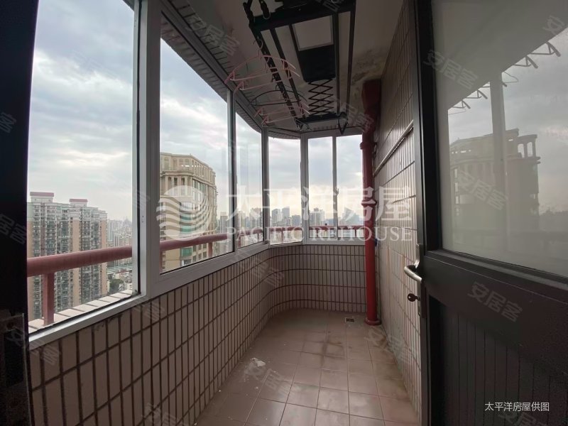 已买急售(低于市场价200w)产权车位 户型正气,烫金打浦桥,海丽花园