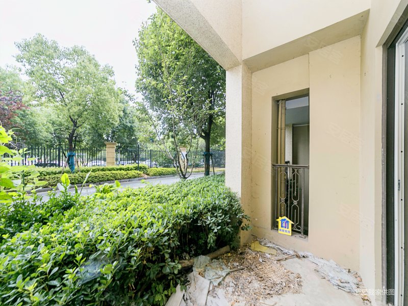 地下室调高可做两层,随时看房,融创东方御园二手房,350万,4室2厅,2卫