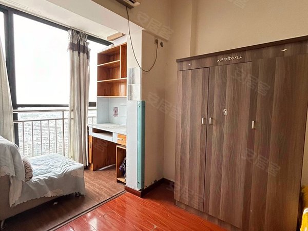 成都天府新区华阳成南领寓华阳缤纷广场电梯房!