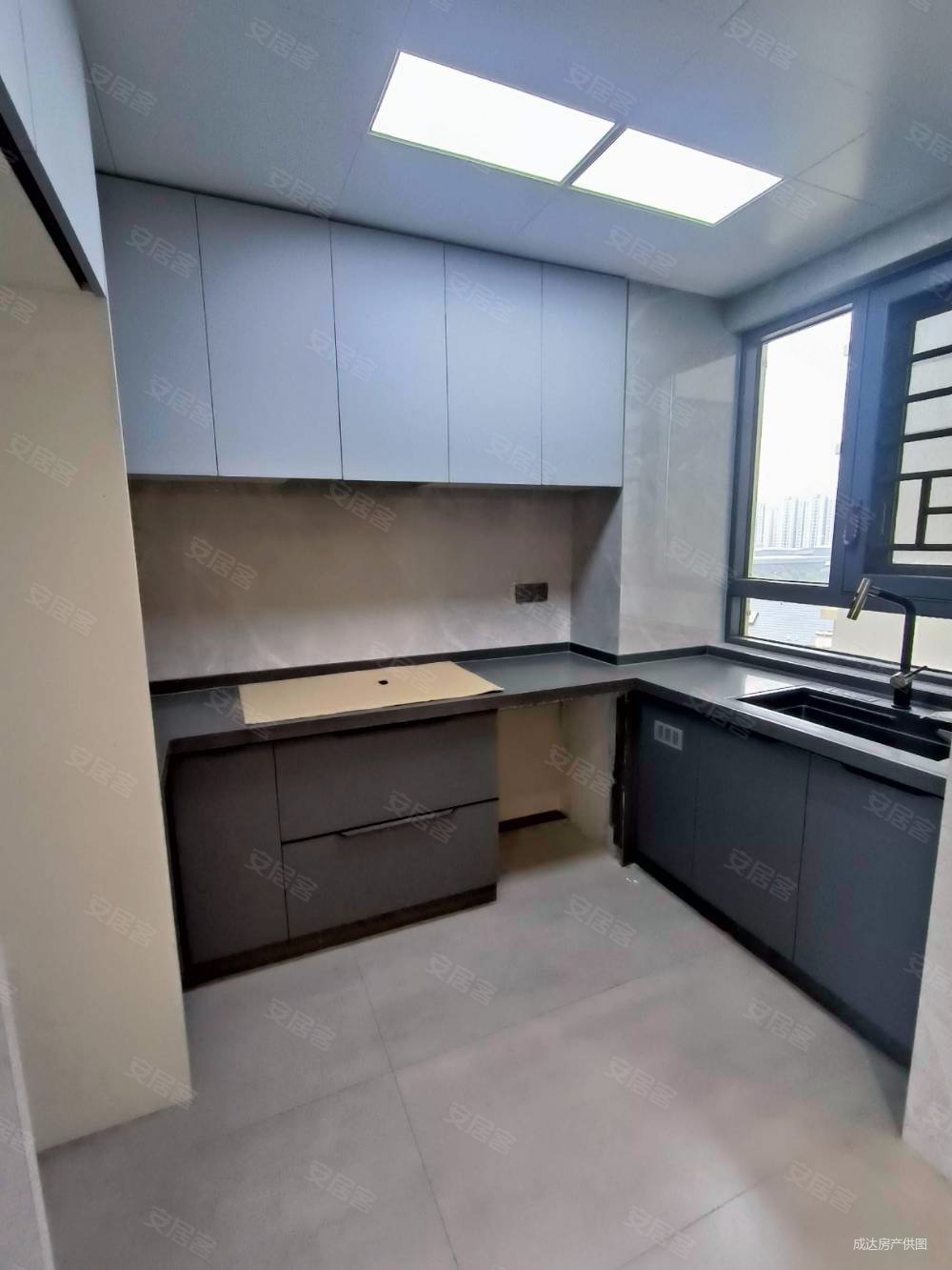 海馨嘉园3室2厅2卫134㎡南北105万