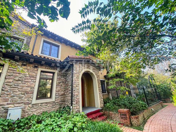 北京昌平小汤山南远洋傲北(别墅)远洋傲北联排别墅带电梯 空房出租