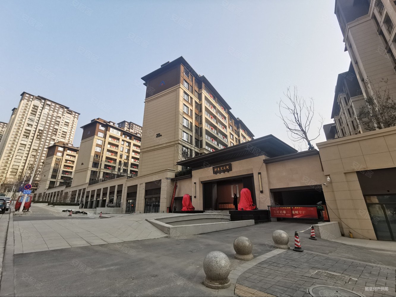 建业定鼎府五期3室2厅2卫143㎡南北165万